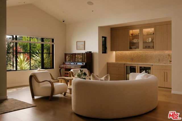 363 22nd Street, Santa Monica, CA 90402