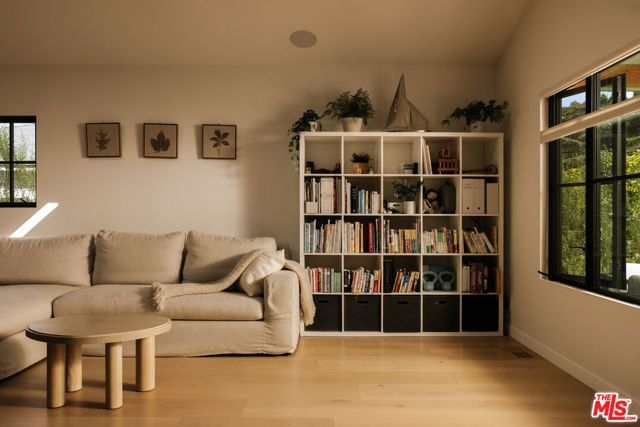 363 22nd Street, Santa Monica, CA 90402