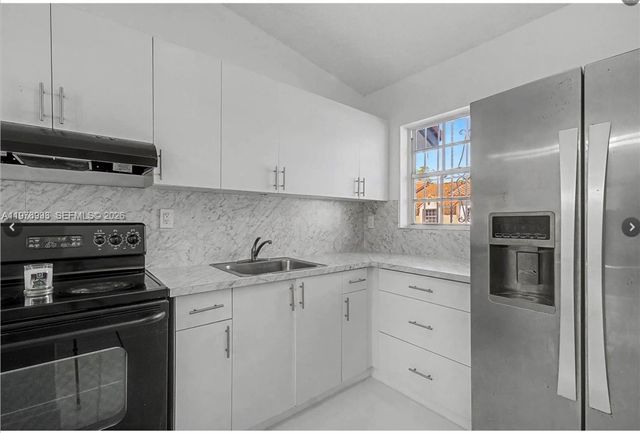 11522 NW 4th Way, Sweetwater, FL 33172