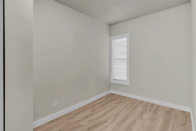 305 NW 23rd Street 203, Fort Worth, TX 76164