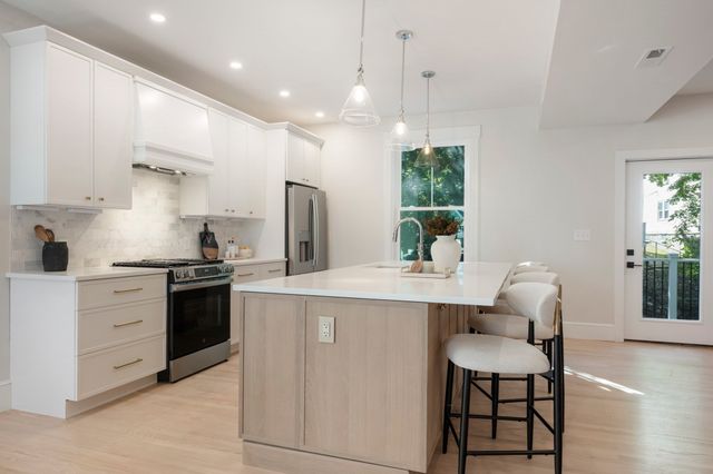 5 Ware Street 2, Boston, MA 02125