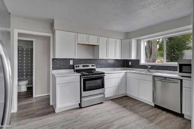 8508 N Saginaw Road, Genesee Twp, MI 48458