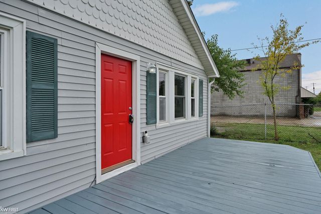 8508 N Saginaw Road, Genesee Twp, MI 48458