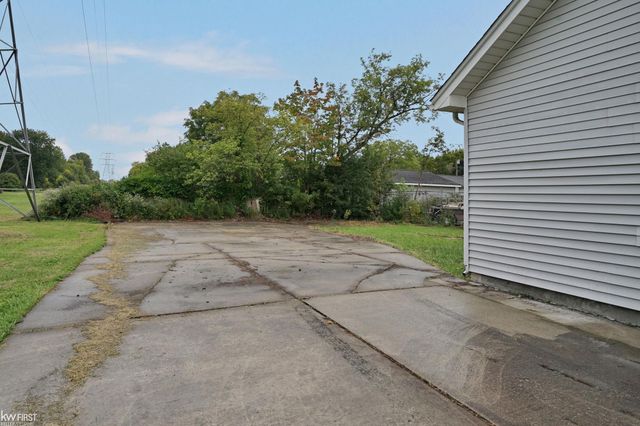 8508 N Saginaw Road, Genesee Twp, MI 48458