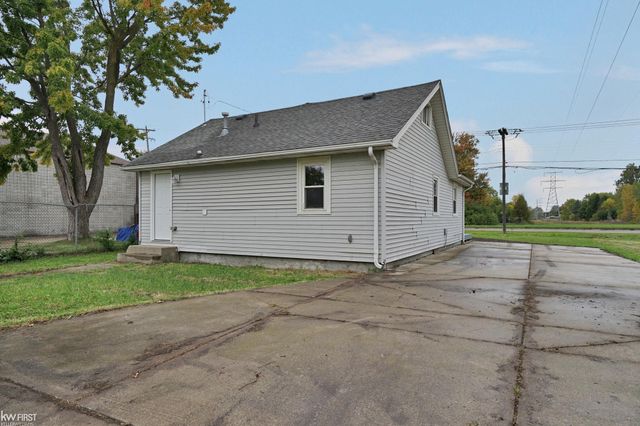 8508 N Saginaw Road, Genesee Twp, MI 48458