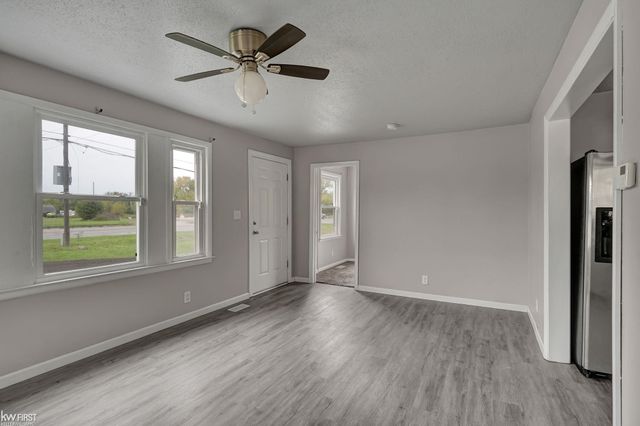 8508 N Saginaw Road, Genesee Twp, MI 48458