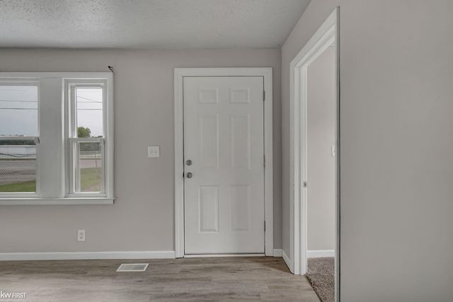 8508 N Saginaw Road, Genesee Twp, MI 48458
