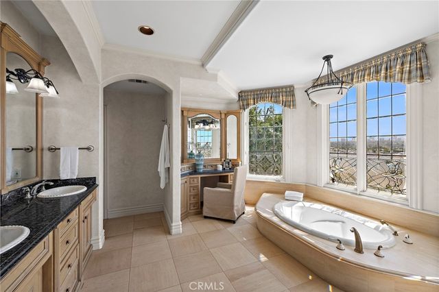 108 Kings Place, Newport Beach, CA 92663