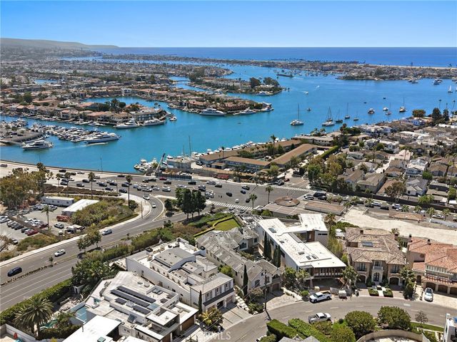 108 Kings Place, Newport Beach, CA 92663