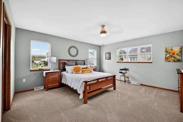 5124 MERWOOD Lane, Madison, WI 53718
