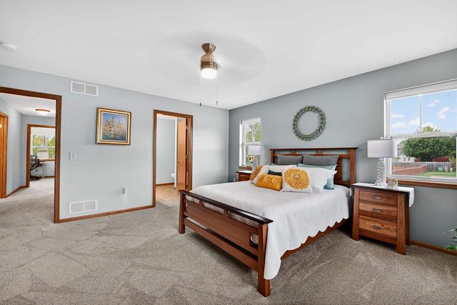 5124 MERWOOD Lane, Madison, WI 53718