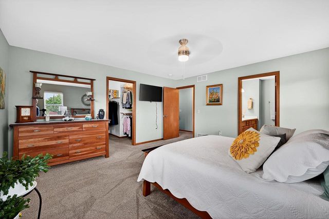5124 MERWOOD Lane, Madison, WI 53718
