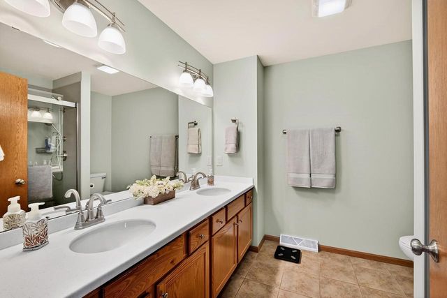 5124 MERWOOD Lane, Madison, WI 53718