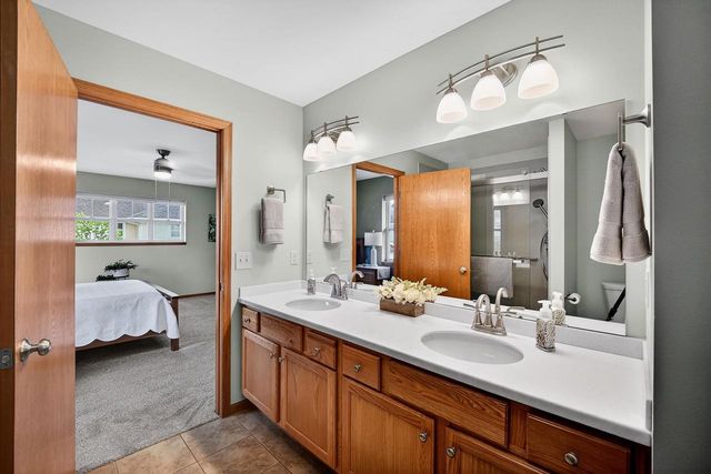 5124 MERWOOD Lane, Madison, WI 53718