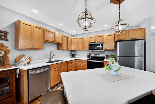 5124 MERWOOD Lane, Madison, WI 53718