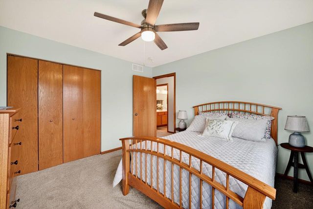 5124 MERWOOD Lane, Madison, WI 53718