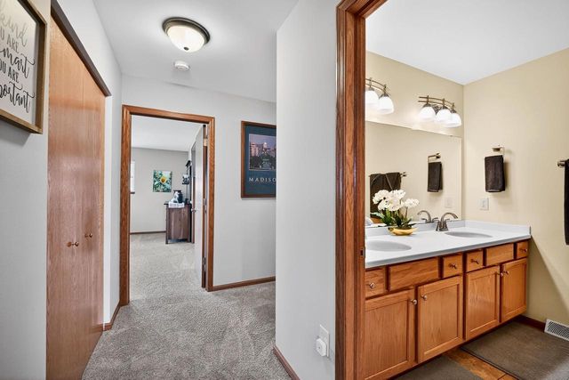 5124 MERWOOD Lane, Madison, WI 53718