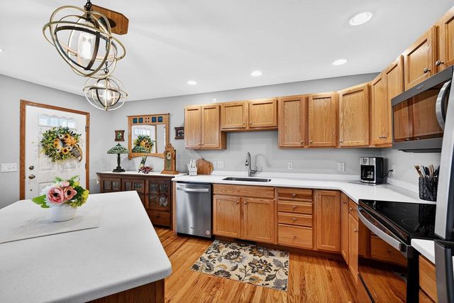 5124 MERWOOD Lane, Madison, WI 53718