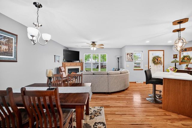 5124 MERWOOD Lane, Madison, WI 53718