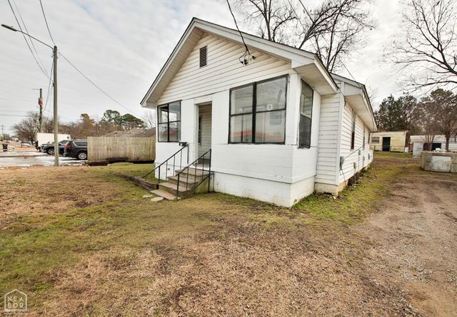 823 Burke Ave, Jonesboro, AR 72401