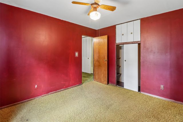 4023 E Seneca Avenue, Des Moines, IA 50317