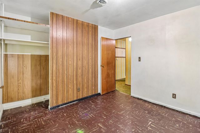 4023 E Seneca Avenue, Des Moines, IA 50317