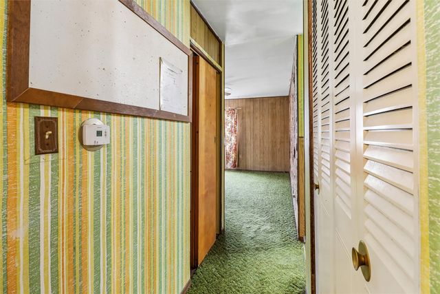 4023 E Seneca Avenue, Des Moines, IA 50317