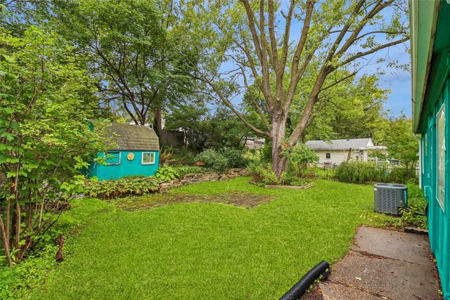 4023 E Seneca Avenue, Des Moines, IA 50317