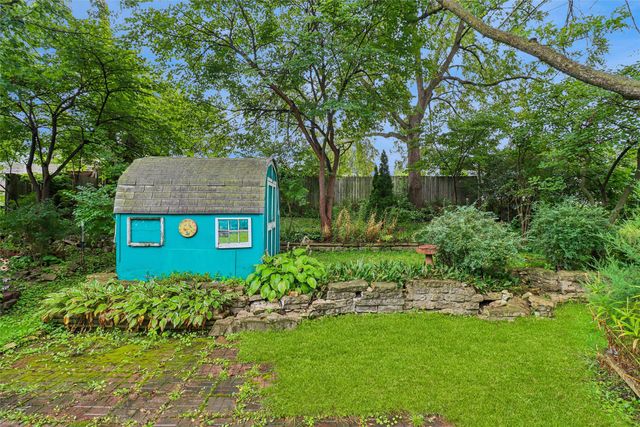 4023 E Seneca Avenue, Des Moines, IA 50317