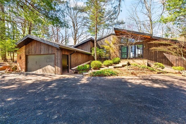 1 Lacoma Lane, Perinton, NY 14534