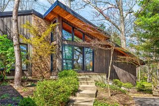 1 Lacoma Lane, Perinton, NY 14534