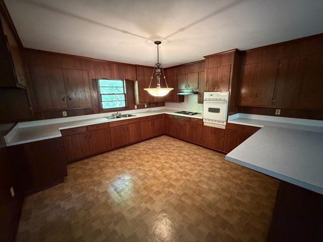 5170 Steam Mill Hollow Road, Williamsport, TN 38487