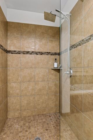 215 10th Avenue S 411, Minneapolis, MN 55415