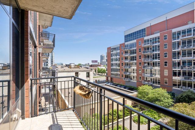 215 10th Avenue S 411, Minneapolis, MN 55415