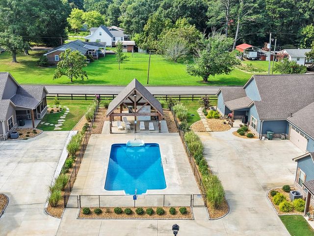 90 Maddox Lane, Chatsworth, GA 30705