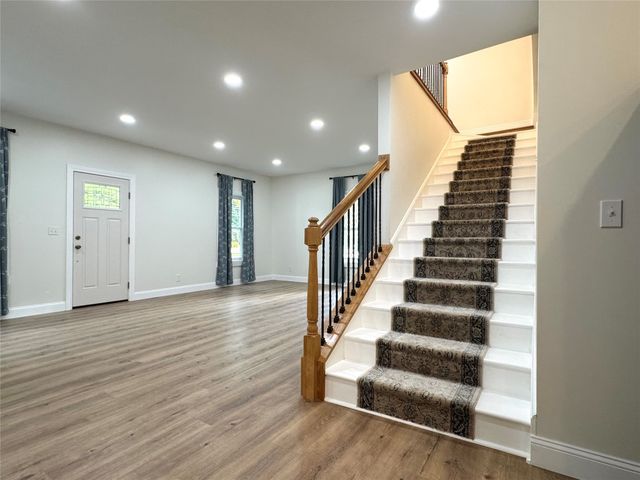 240 WATERFORD Street, Edinboro, PA 16412