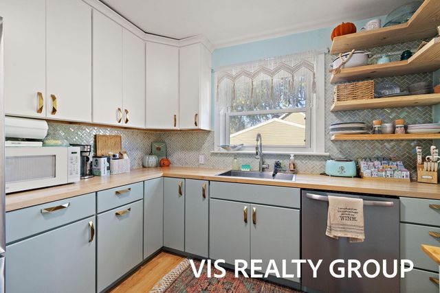 508 Monroe Avenue, Grand Haven, MI 49417