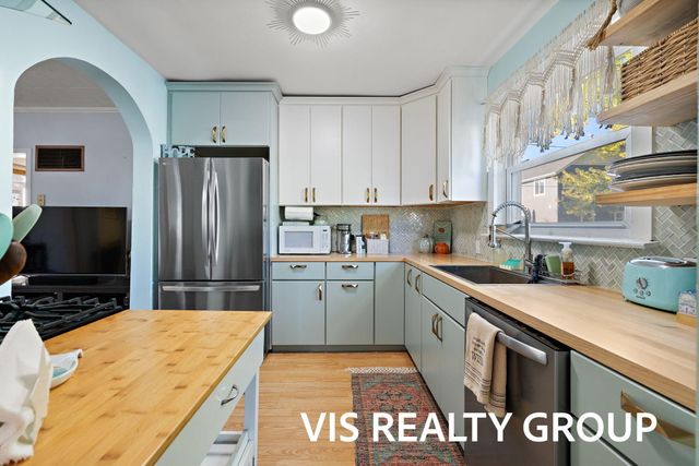508 Monroe Avenue, Grand Haven, MI 49417
