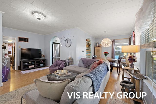 508 Monroe Avenue, Grand Haven, MI 49417