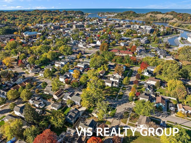 508 Monroe Avenue, Grand Haven, MI 49417