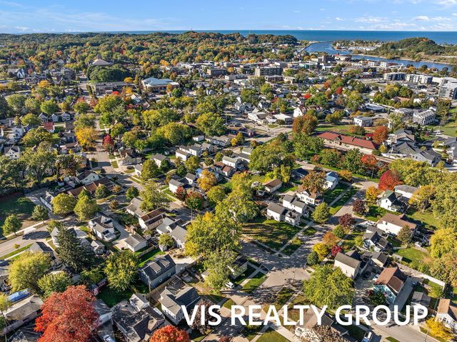 508 Monroe Avenue, Grand Haven, MI 49417