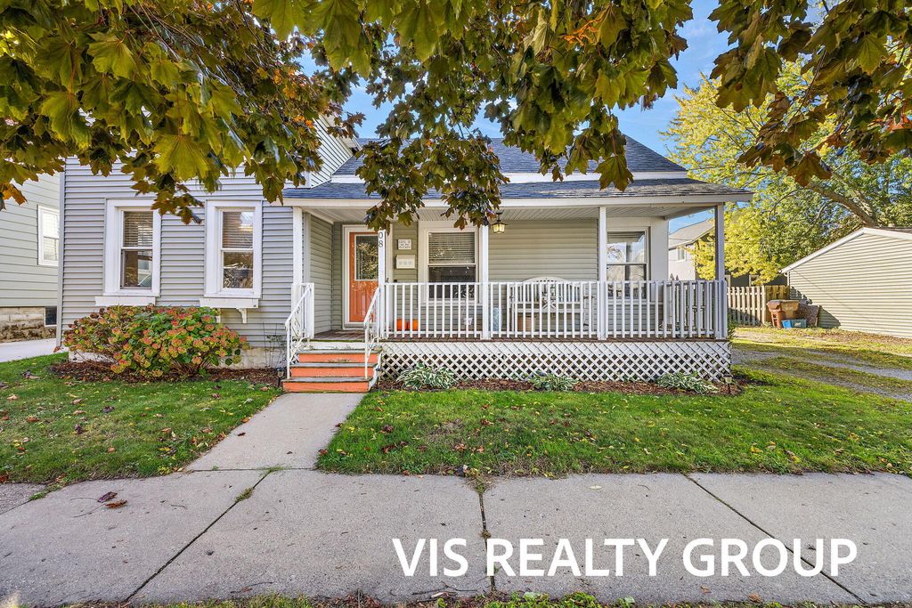 508 Monroe Avenue, Grand Haven, MI 49417