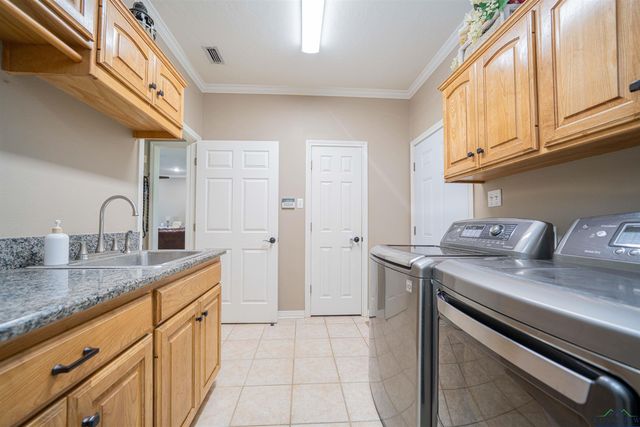 1110 N White Oak Rd., White Oak, TX 75693