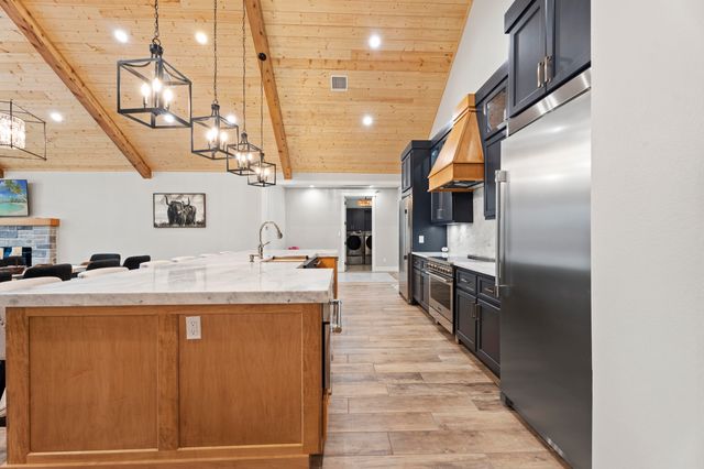 55275 E 298 Road 1, Monkey Island, OK 74331