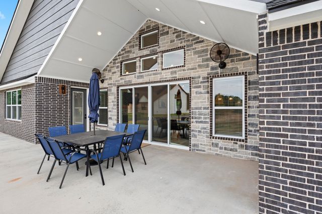 55275 E 298 Road 1, Monkey Island, OK 74331