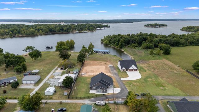 55275 E 298 Road 1, Monkey Island, OK 74331