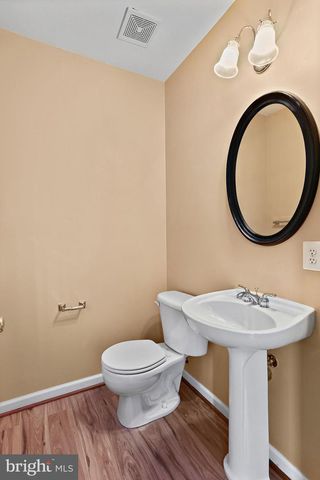 570 EISENHOWER DR, Frederick, MD 21703