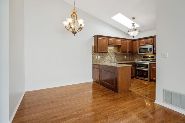 450 Bridle Trail 450, Wheeling, IL 60090