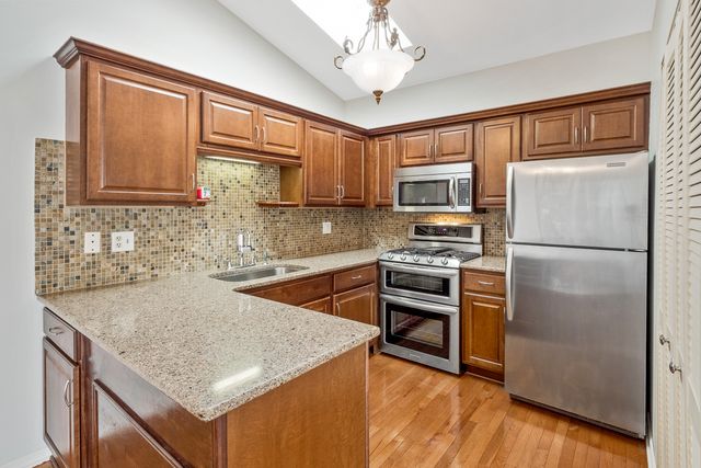 450 Bridle Trail 450, Wheeling, IL 60090