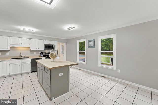 10080 GREENWICH WOOD DR, Nokesville, VA 20181